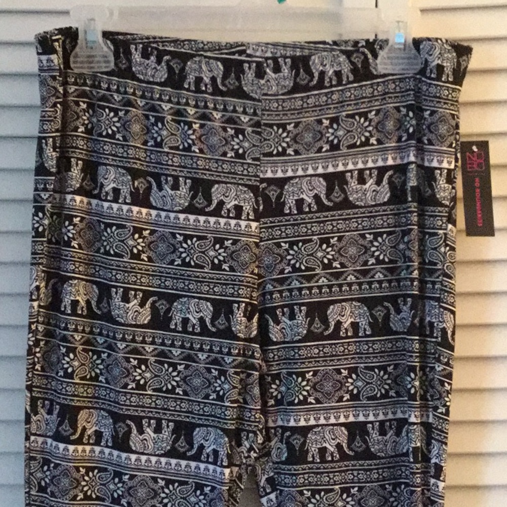 no boundaries flared hippie pants with elephants XL waist 34 in unstretched - Picture 2 of 5